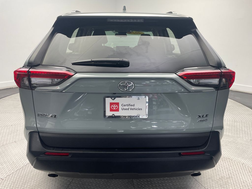 2022 Toyota RAV4 XLE 6