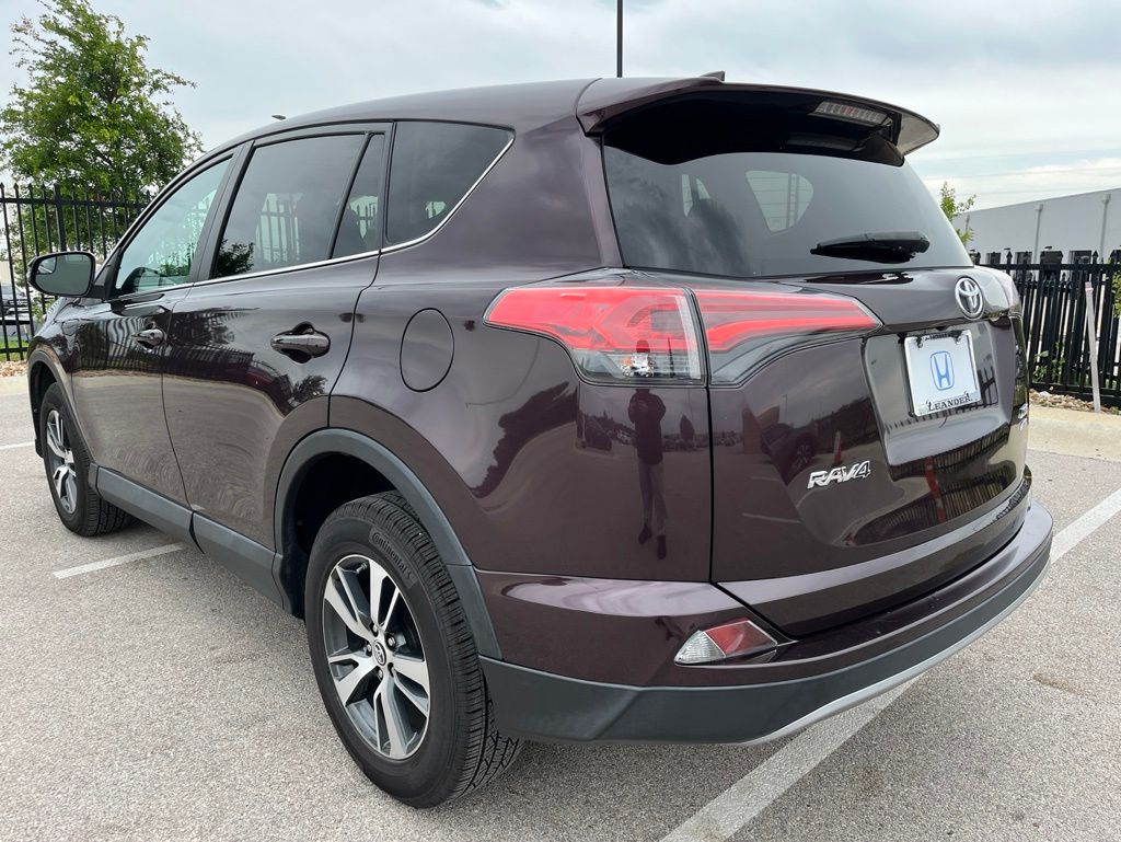 Thumbnail: 2018 Toyota RAV4 - 24