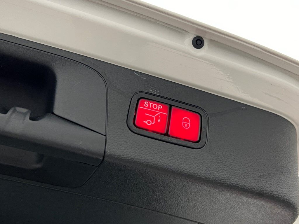 Thumbnail: 2022 Mercedes-Benz GLC - 8