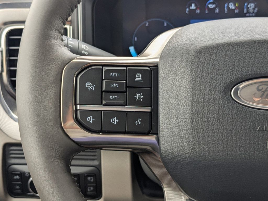 2025 Ford F-250 Super Duty Platinum