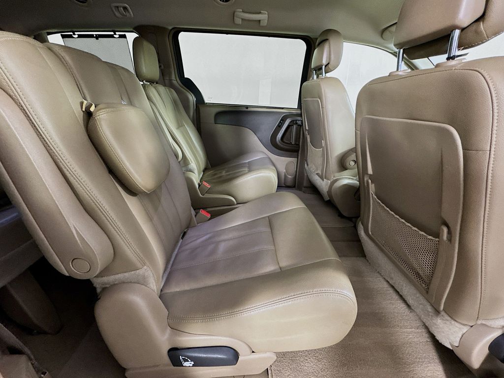 Used Car 2016 Chrysler Town & Country  Touring For Sale Under $12,000 In Austin, Texas