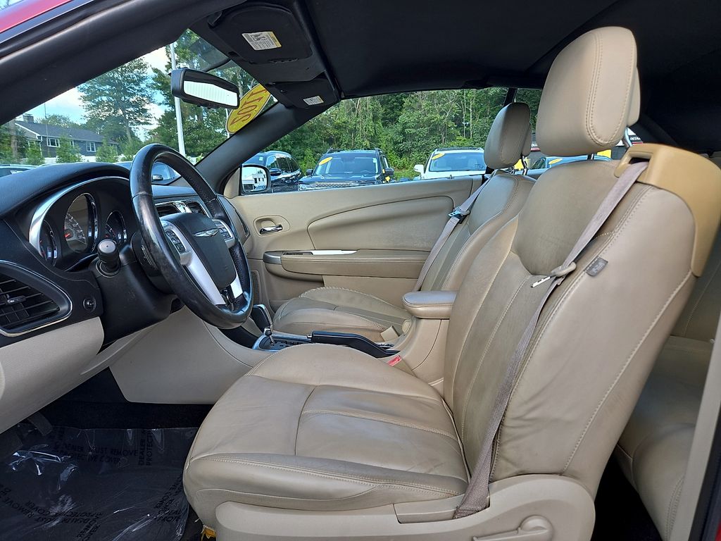 2011 Chrysler 200
