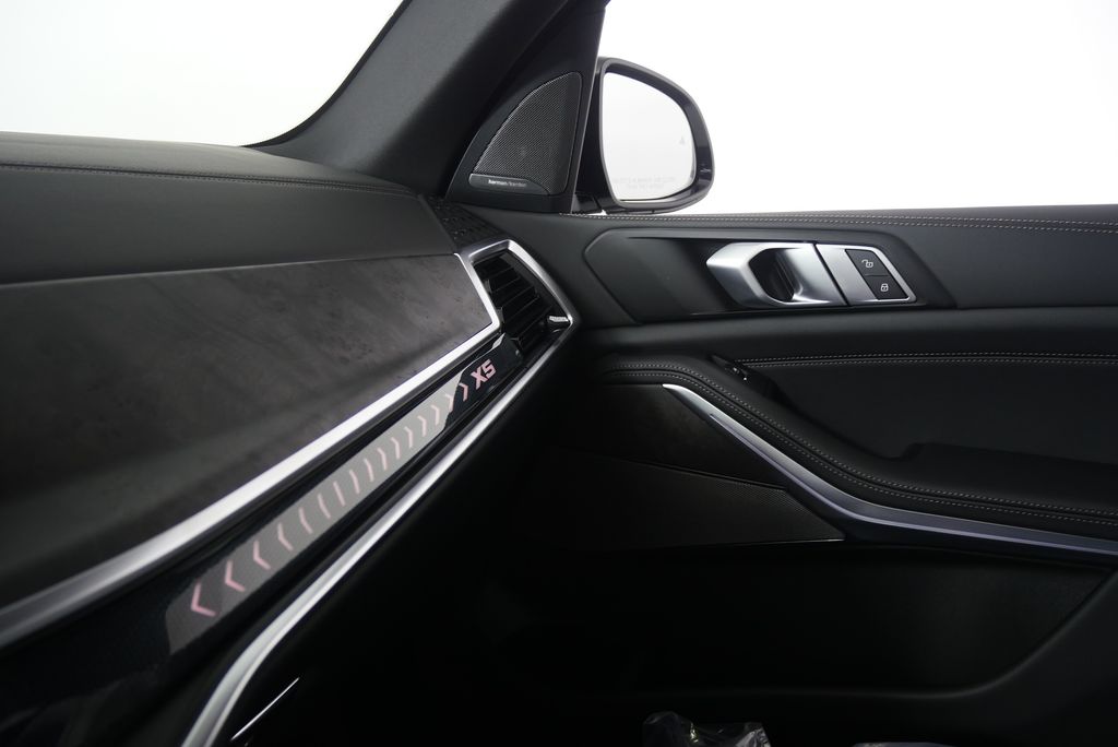 Thumbnail: 2026 BMW X5 - 23