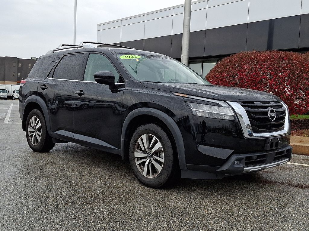 2022 Nissan Pathfinder SL 4WD
