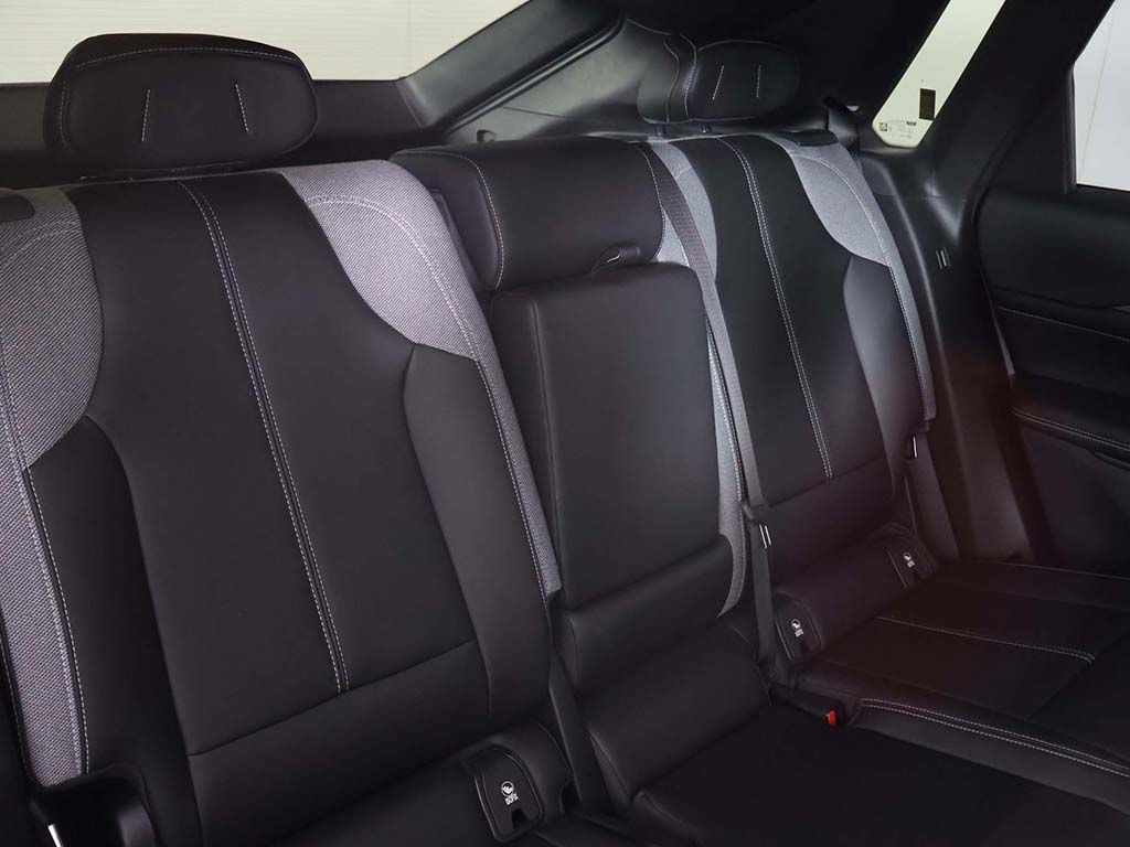 Used 2024 White Cadillac Tech image 33