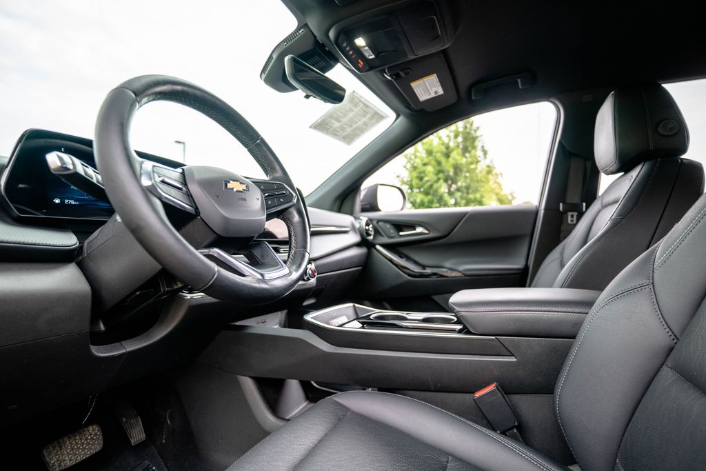 Used 2025 Chevrolet Equinox SUV