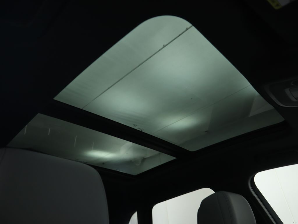 Thumbnail: 2025 Audi Q3 - 19