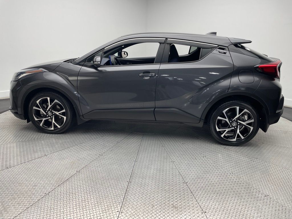 2020 Toyota C-HR XLE 8