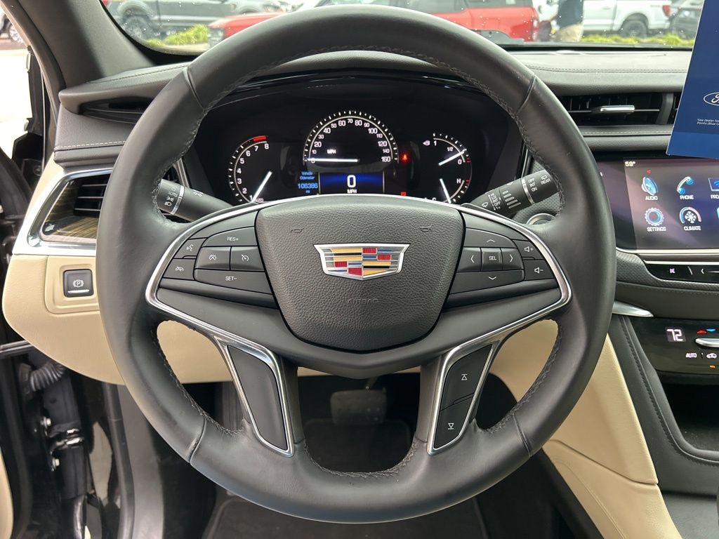 2017 Cadillac XT5 Standard