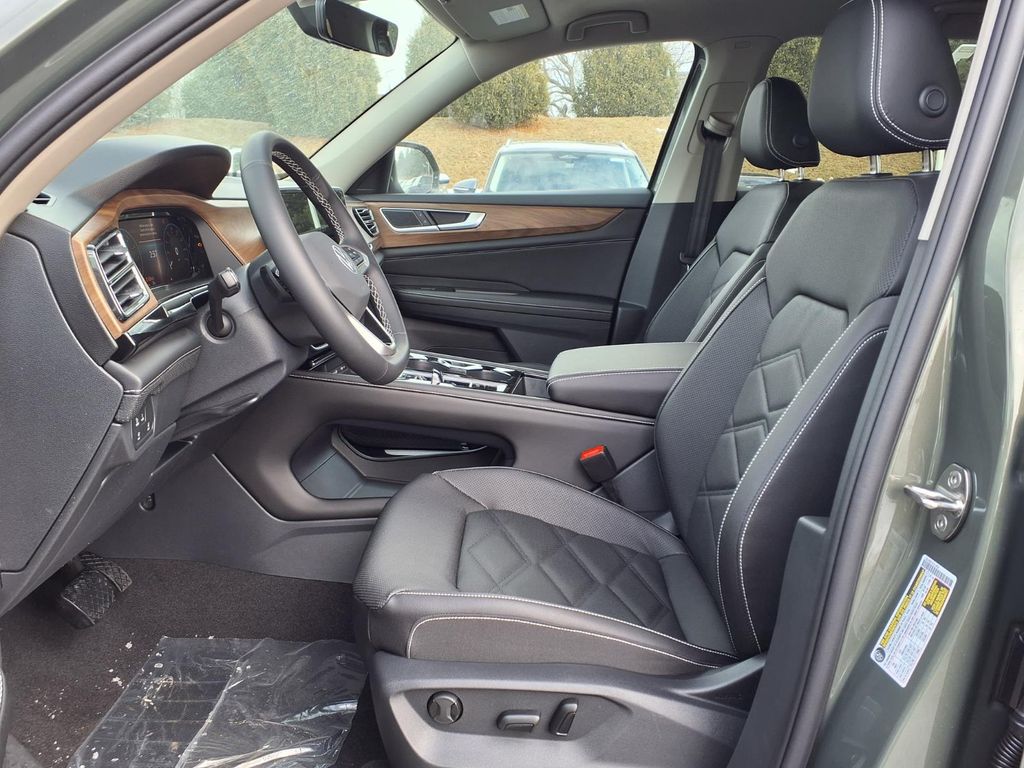 New 2026 Avocado Green Pearl Volkswagen 2.0T SE w/Technology image 6