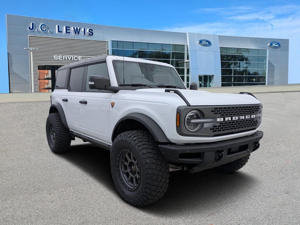 Oxford White 2025 Ford Bronco SUV / Crossover Four-Wheel Drive Automatic