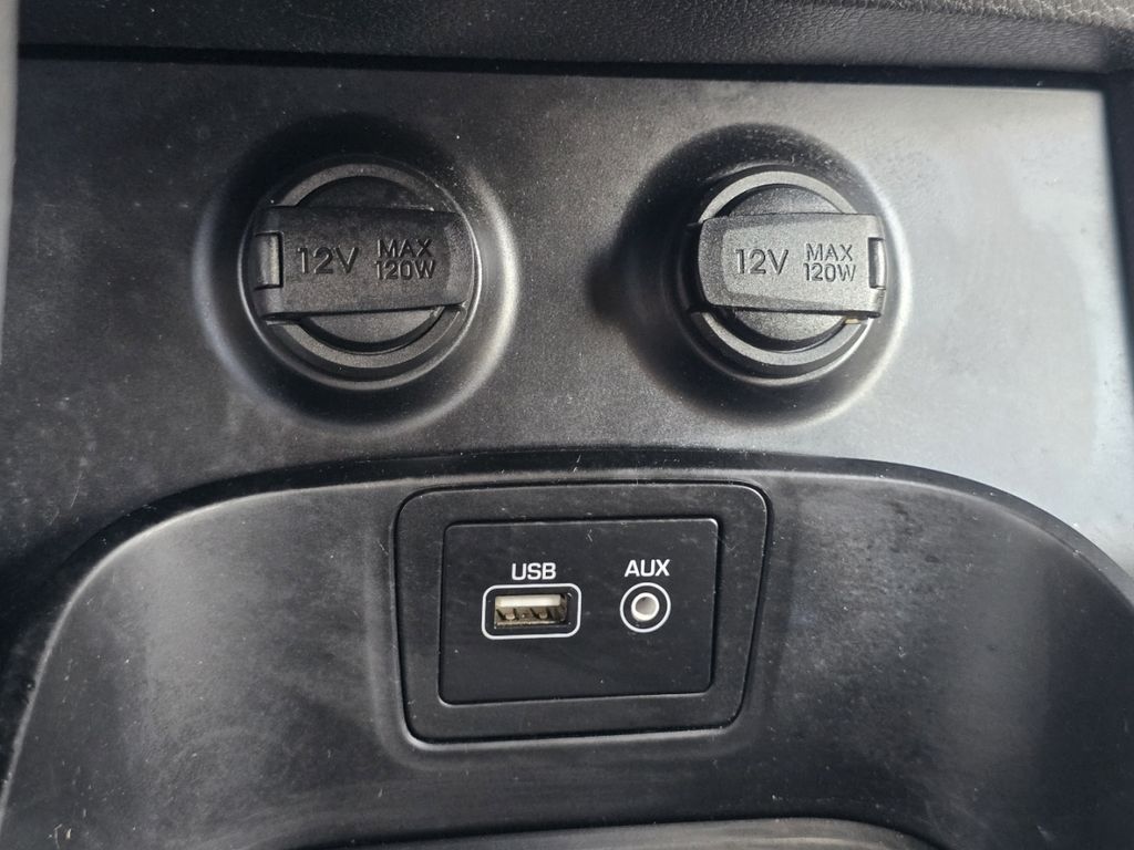 Used 2018 Silver Hyundai  image 28