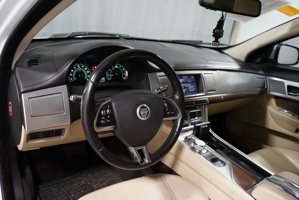 Thumbnail: 2012 Jaguar XF - 7