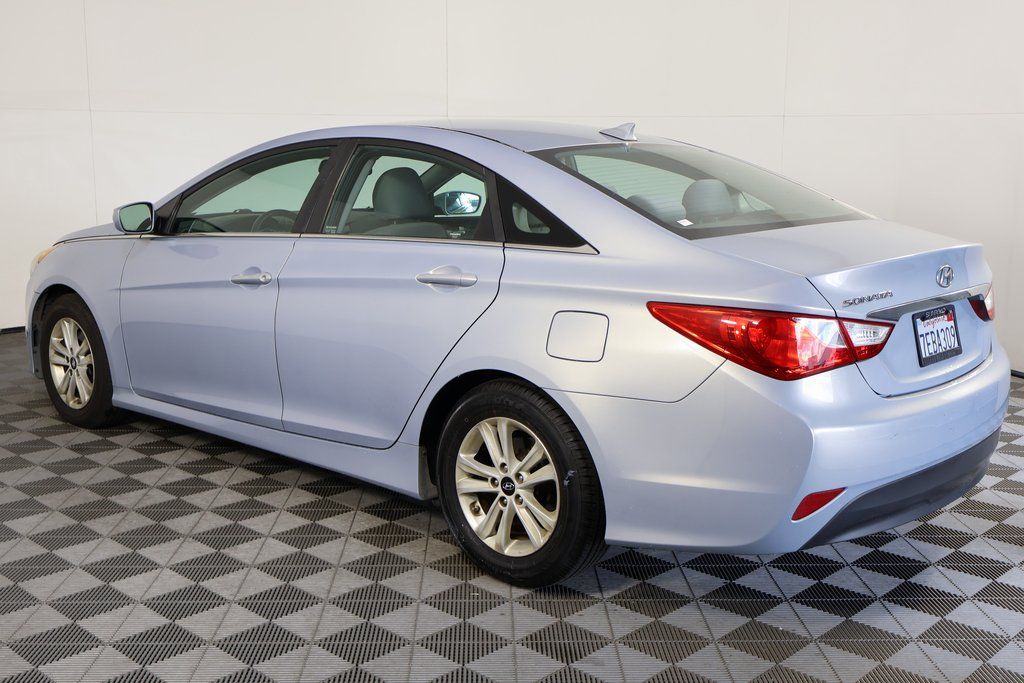 Thumbnail: 2014 Hyundai Sonata - 4
