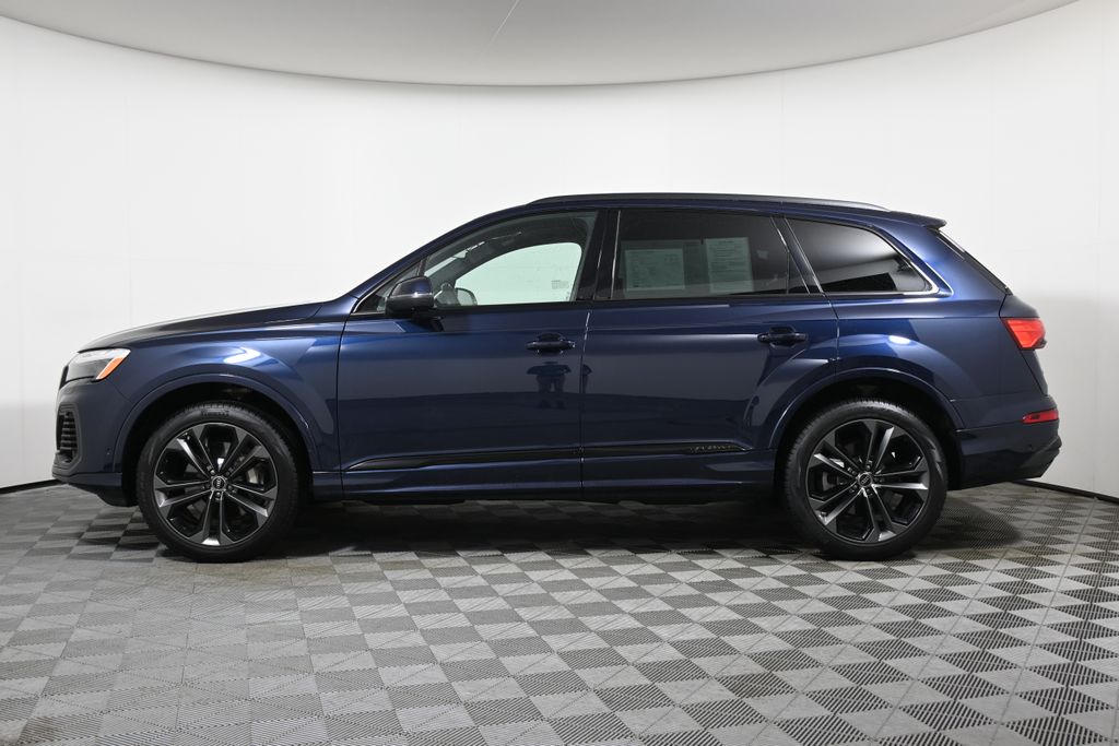 Thumbnail: 2025 Audi Q7 - 2