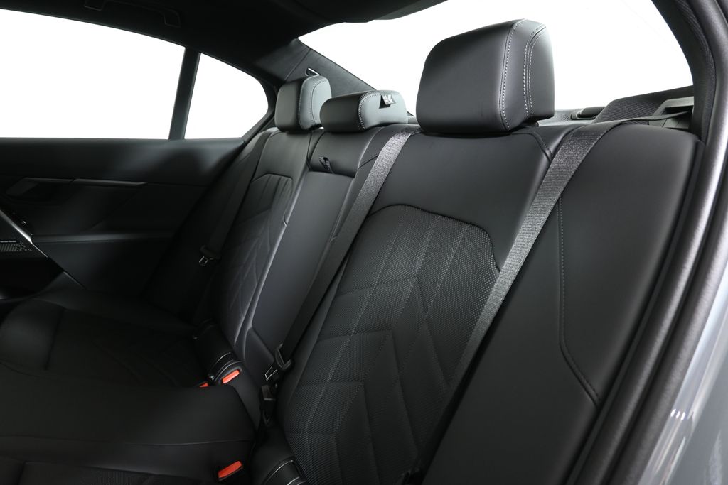 Thumbnail: 2026 BMW 5 Series - 4