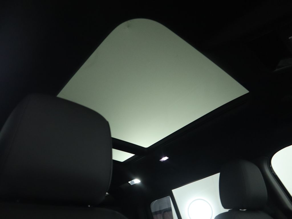 Thumbnail: 2025 Land Rover Defender - 19