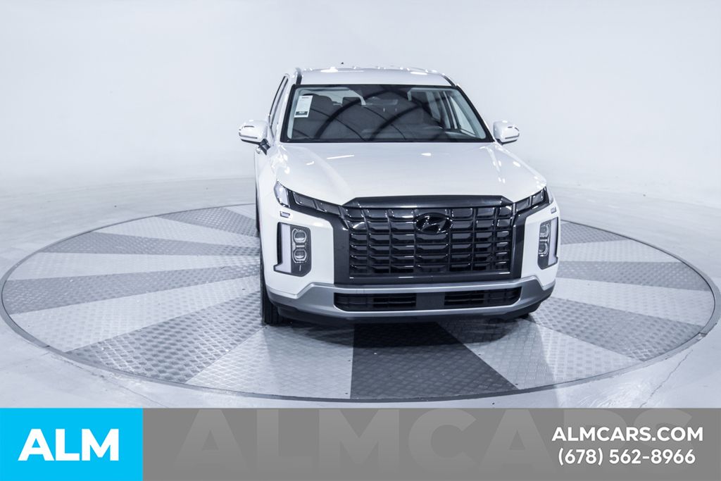 Used 2025 White Hyundai SE image 15
