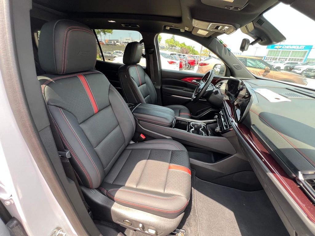 Used 2024 Chevrolet Traverse SUV