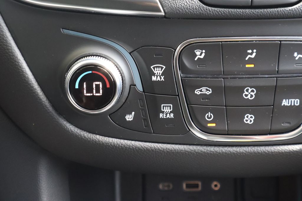 Thumbnail: 2022 Chevrolet Equinox - 20