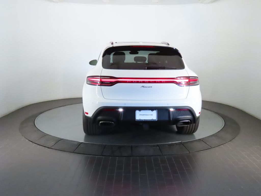 Thumbnail: 2026 Porsche Macan - 6
