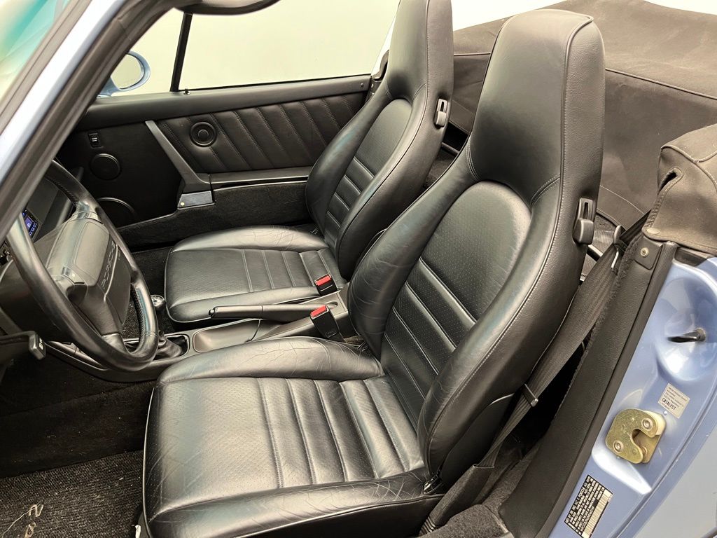 Thumbnail: 1992 Porsche 911 - 10