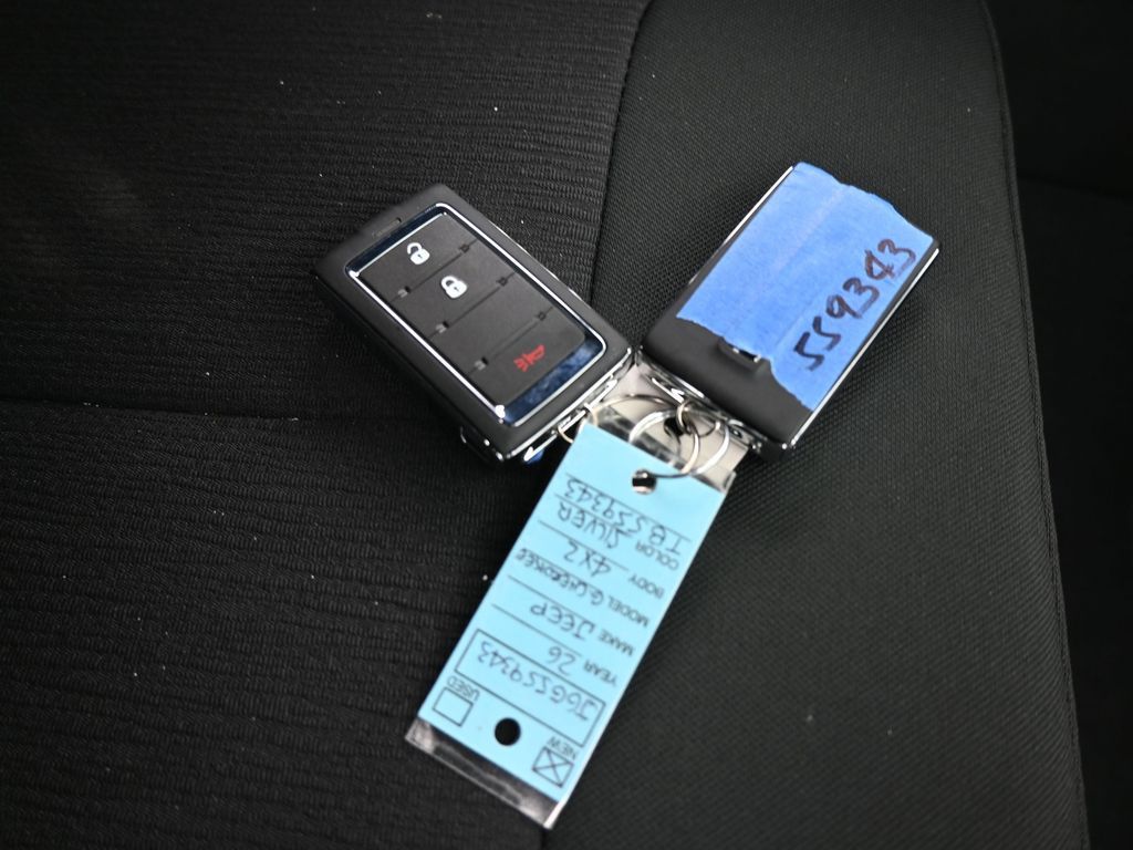 New 2026 Silver Zynith Jeep Laredo image 40