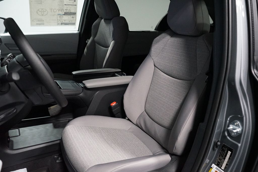 Thumbnail: 2026 Toyota Sienna - 27