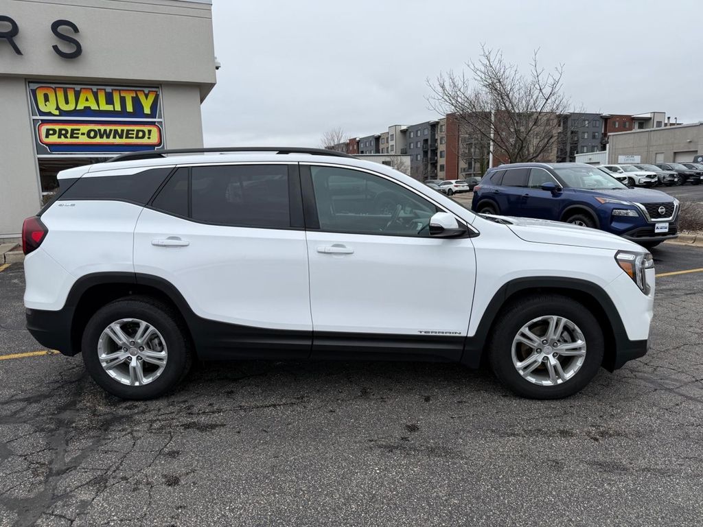 View vehicle photo 2