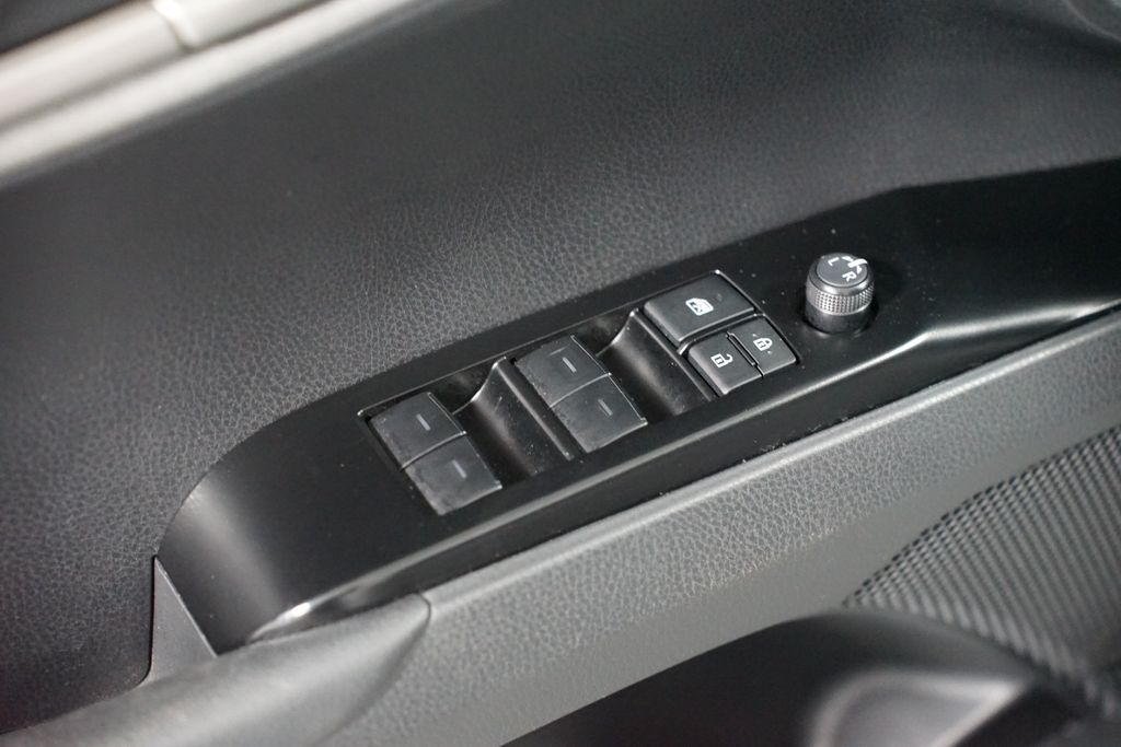 Thumbnail: 2025 Toyota Camry - 31