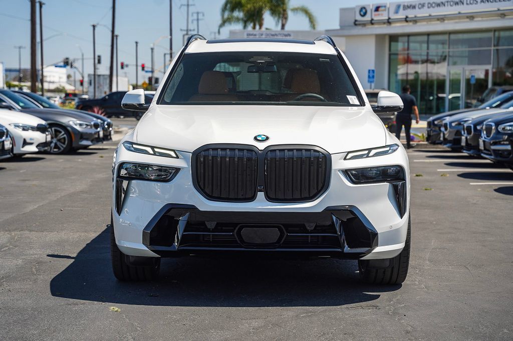 2025 BMW X7 xDrive40i 2