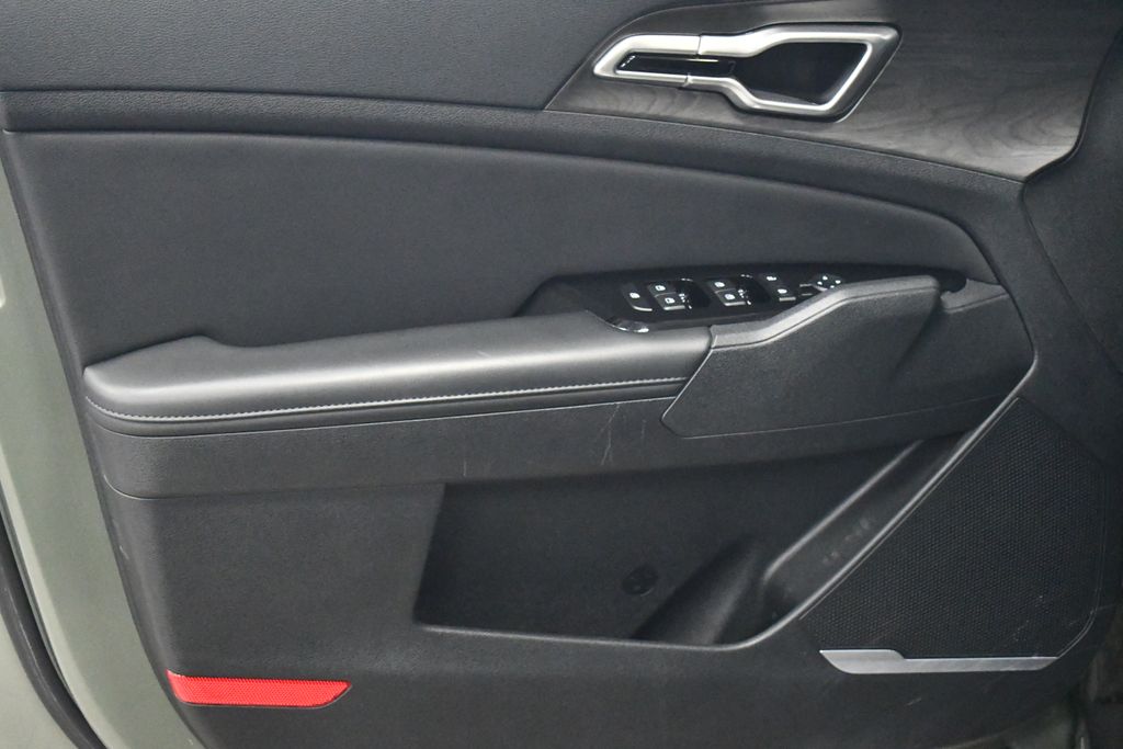 Thumbnail: 2023 Kia Sportage - 16