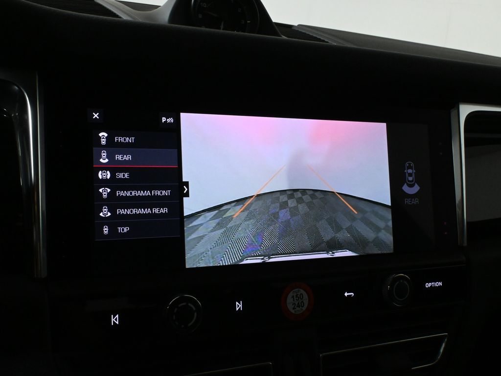 Thumbnail: 2026 Porsche Macan - 26