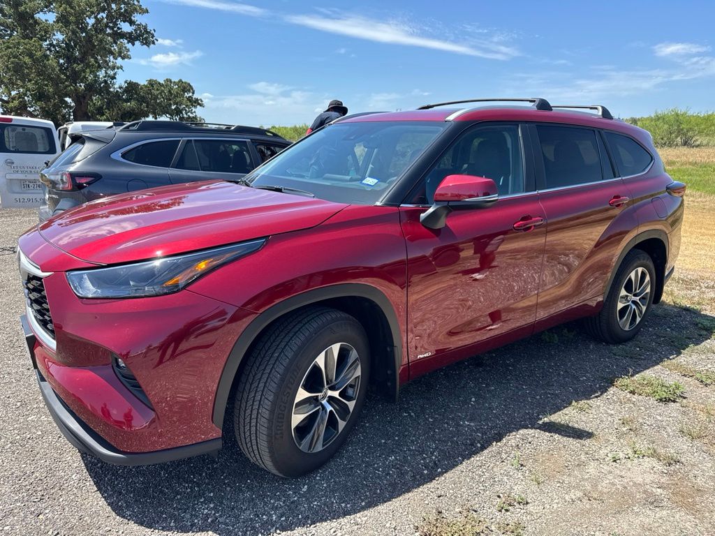  2026 Toyota Highlander Hybrid XLE AWD   