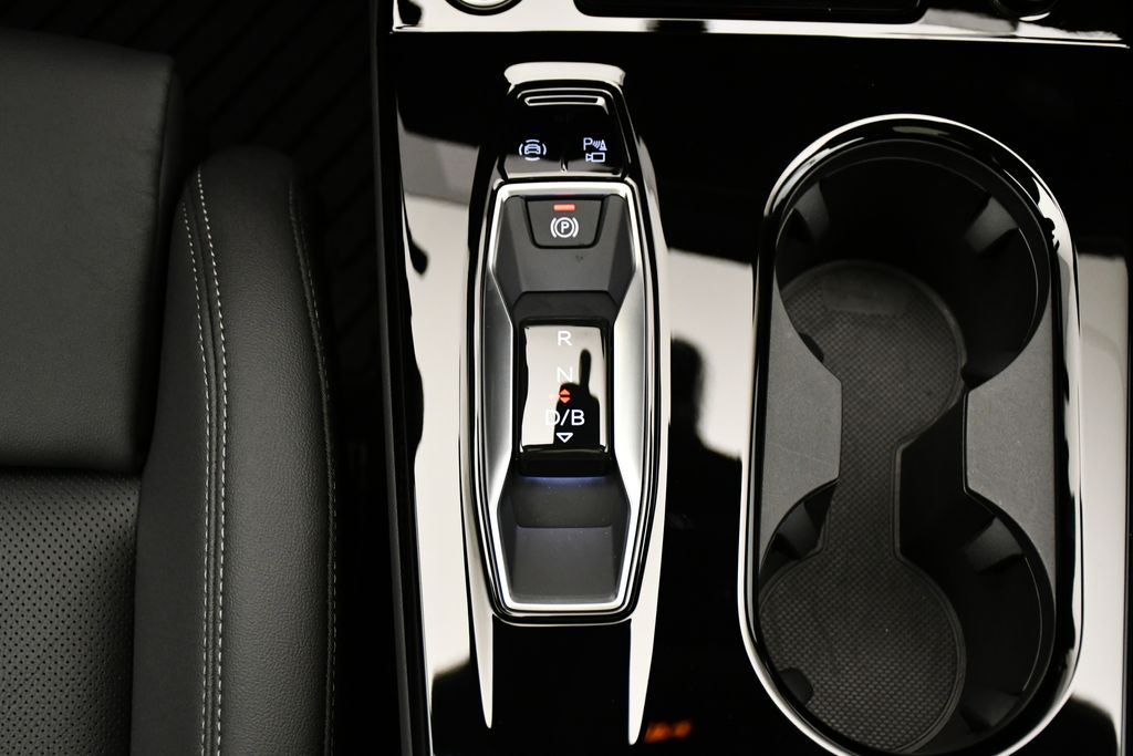 2025 Audi e-tron Premium 28