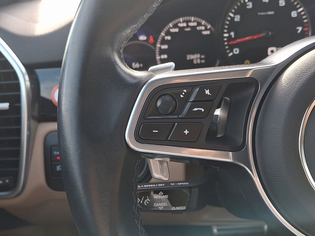 Thumbnail: 2023 Porsche Cayenne - 24