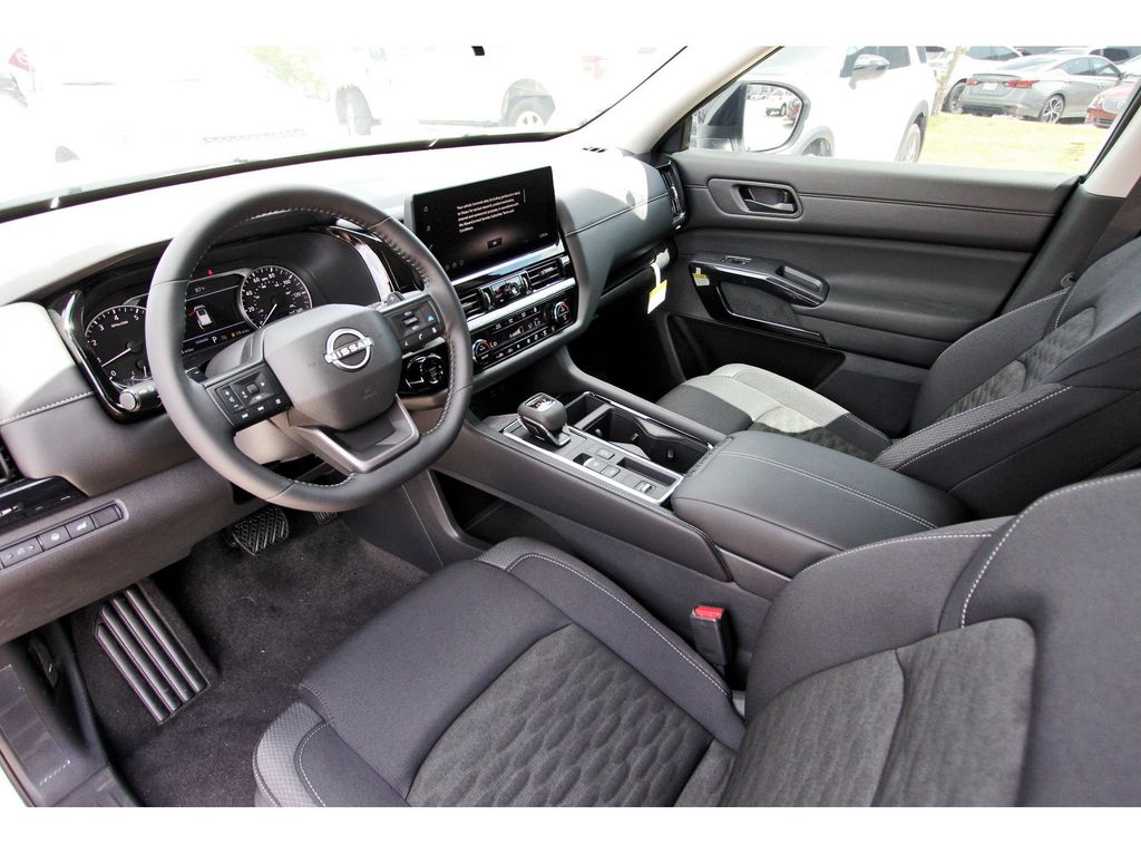 2026 Nissan Pathfinder SV - 11