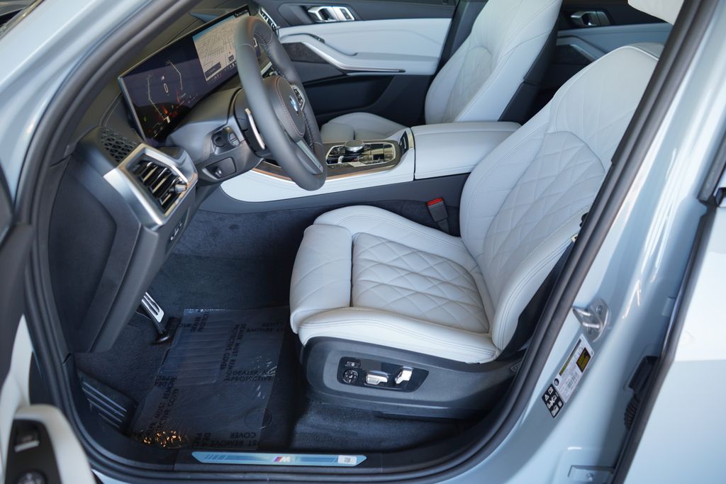 Thumbnail: 2026 BMW X5 - 11