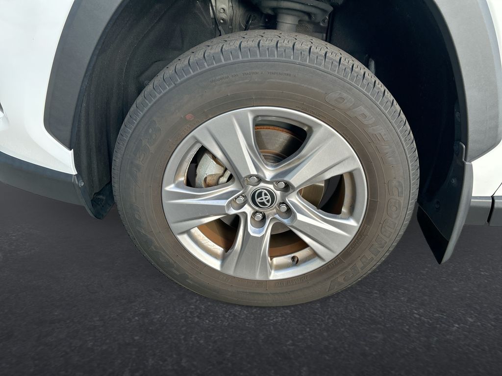Thumbnail: 2024 Toyota RAV4 - 10