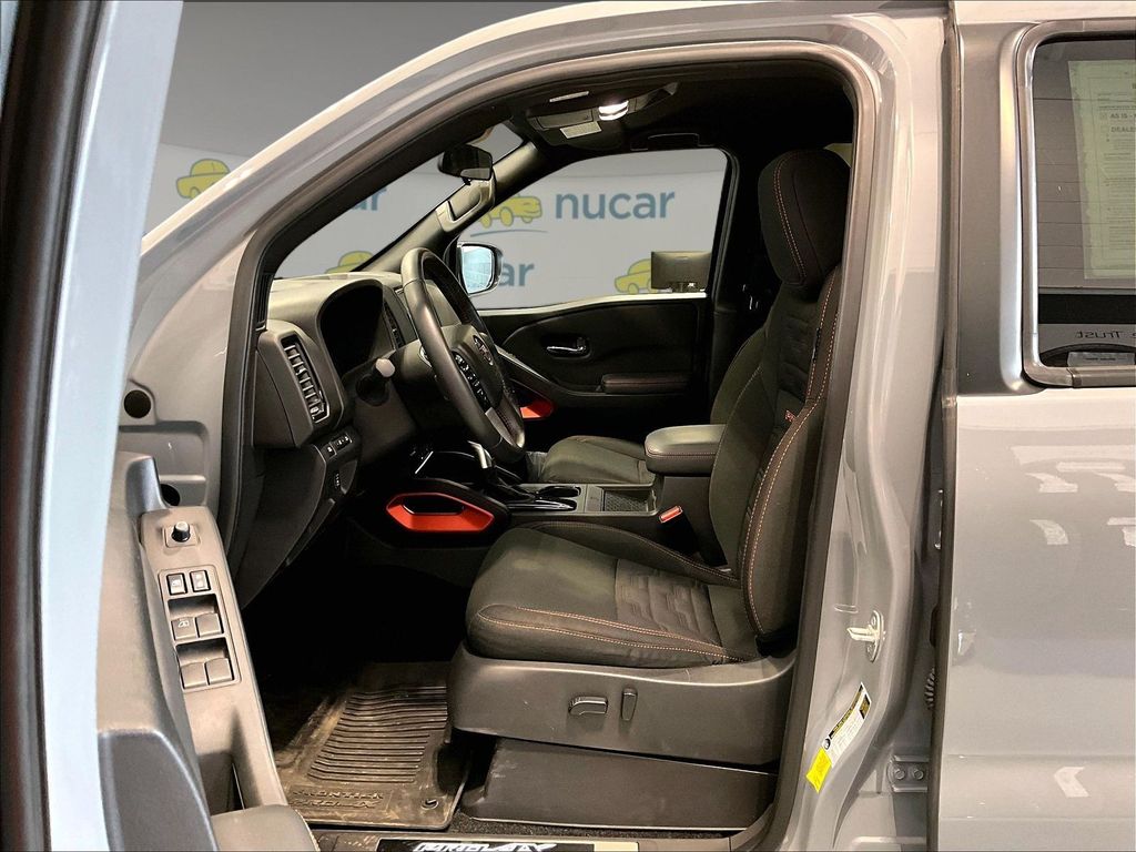 2023 Nissan Frontier — photo 12