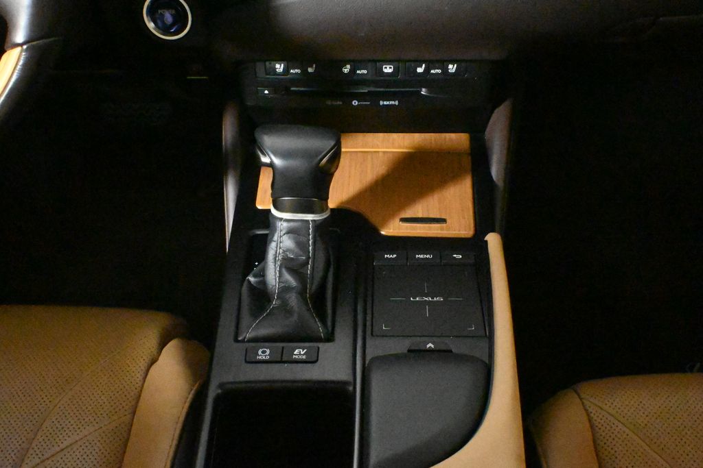 2019 Lexus ES Hybrid 300h Luxury 26