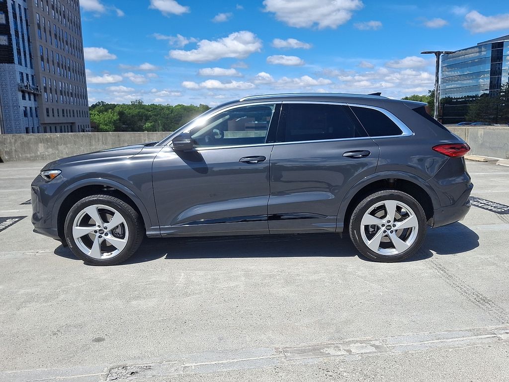 Thumbnail: 2025 Audi Q5 - 2