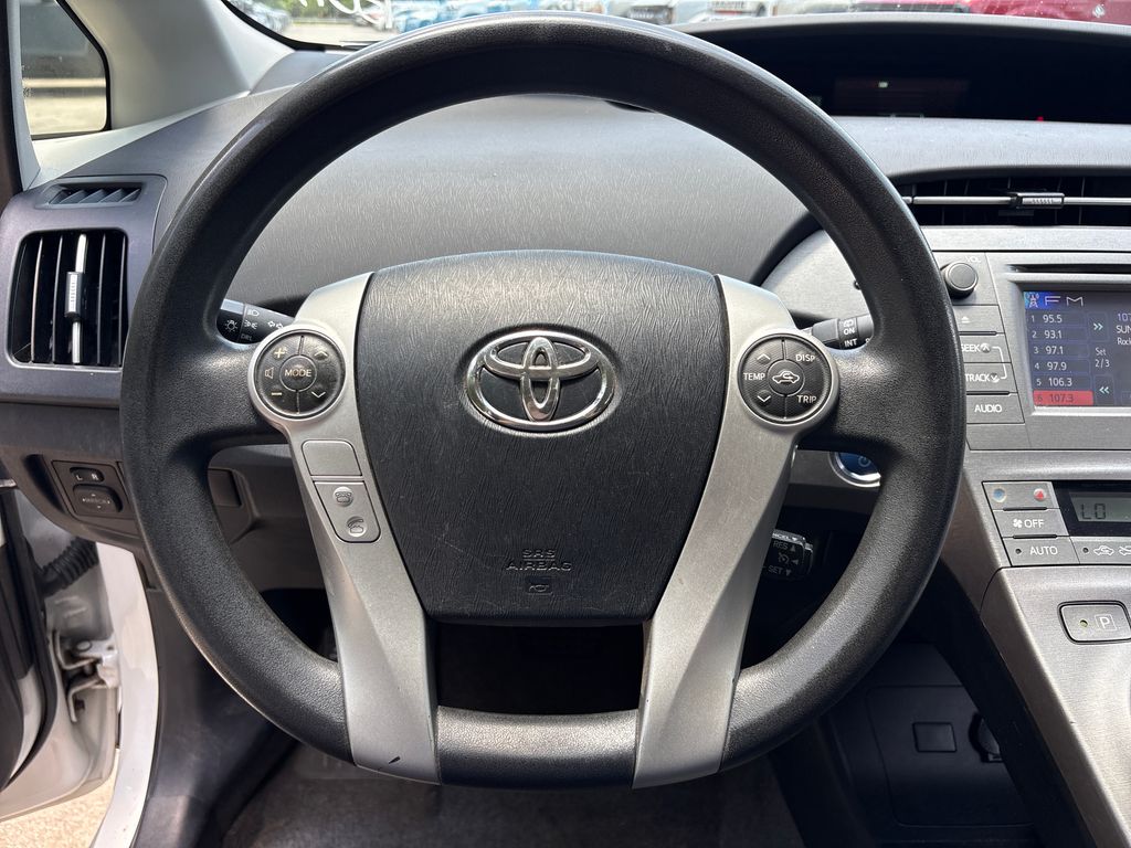 Used 2014 White Toyota Two image 18