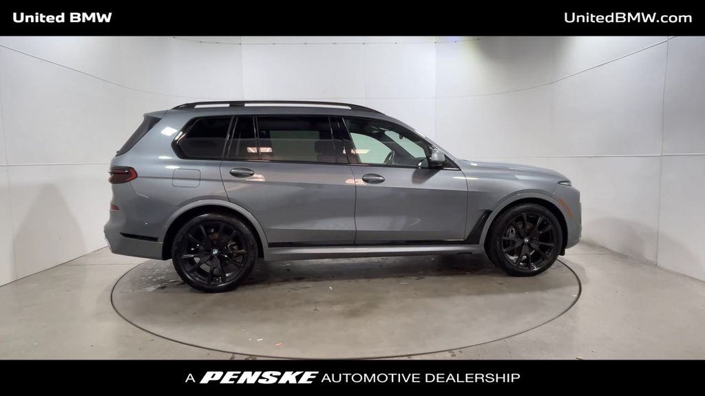 Thumbnail: 2024 BMW X7 - 9