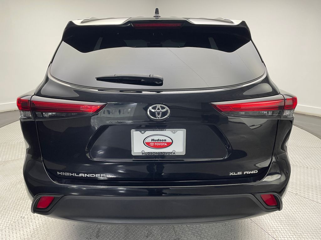 2022 Toyota Highlander XLE 6