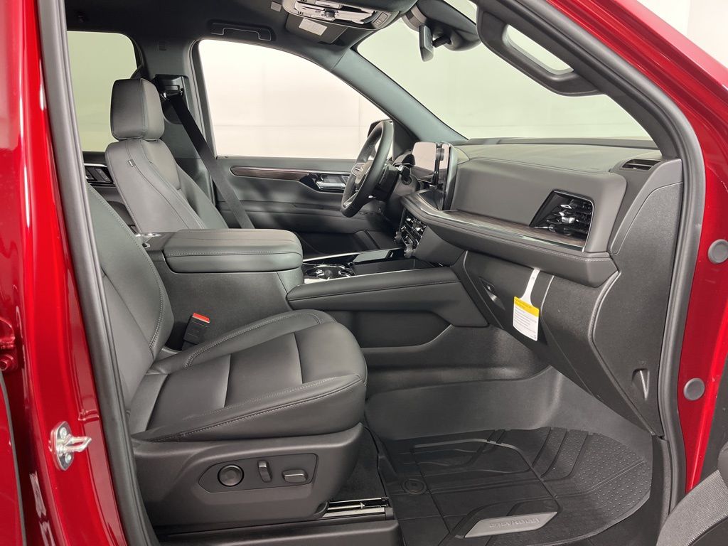 Thumbnail: 2026 Chevrolet Suburban - 8