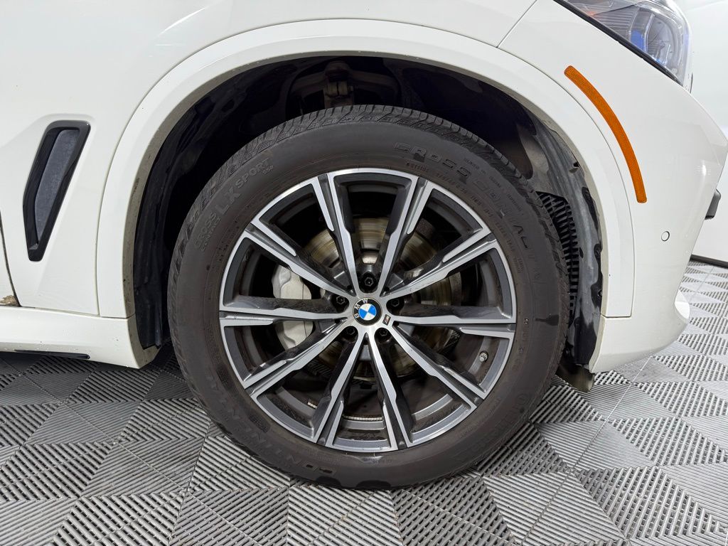 Thumbnail: 2023 BMW X5 - 11