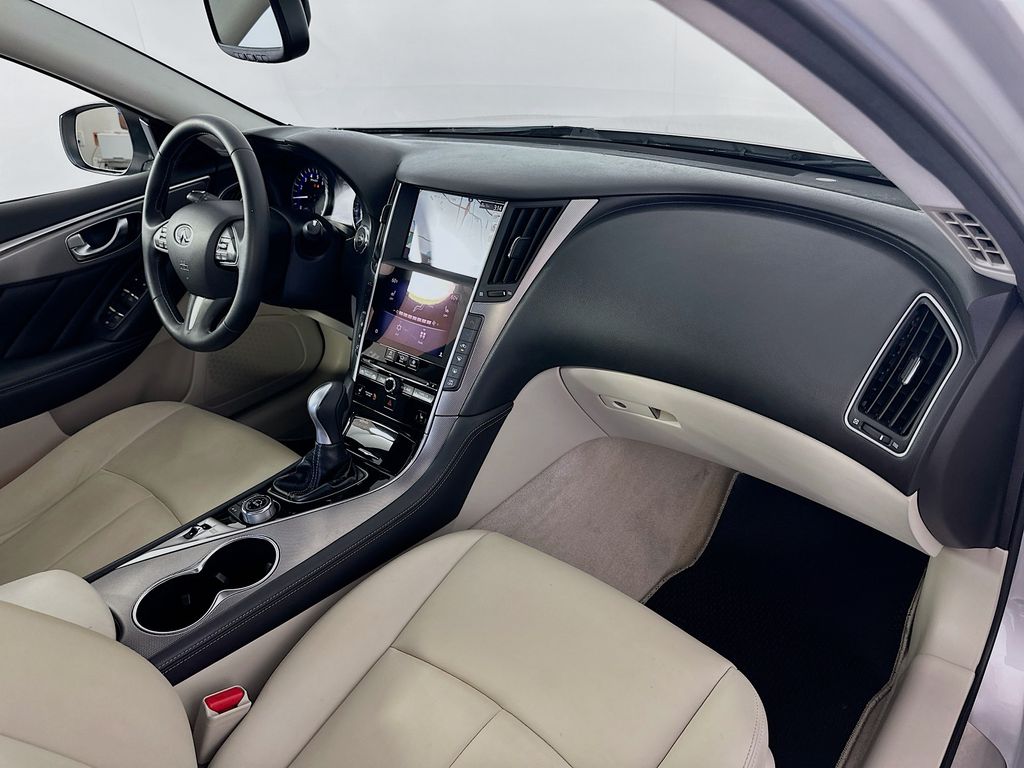 Thumbnail: 2014 INFINITI Q50 - 30