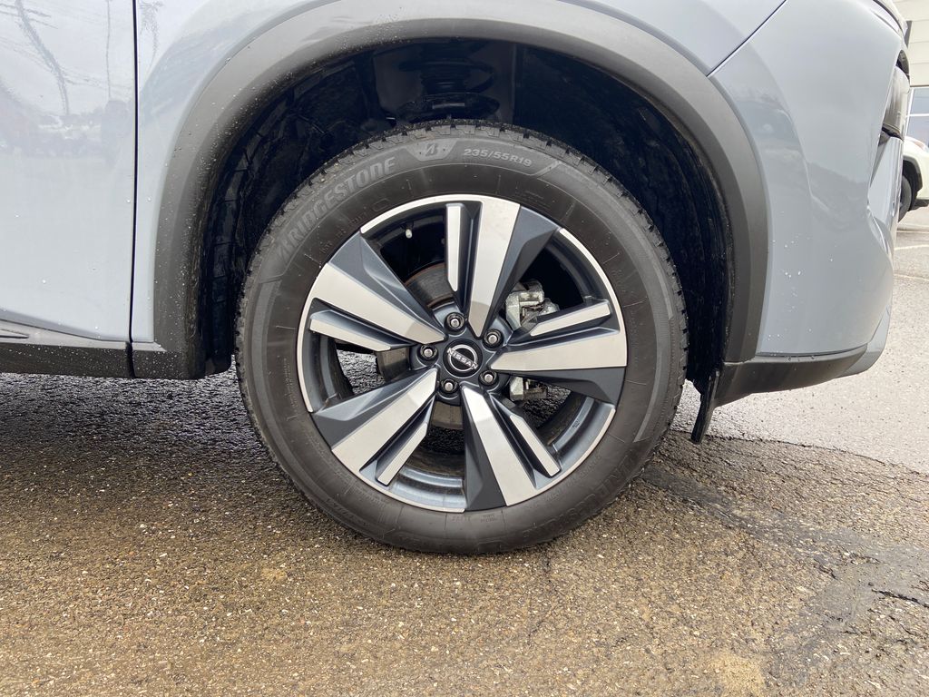 2024 Nissan Rogue SL - 8