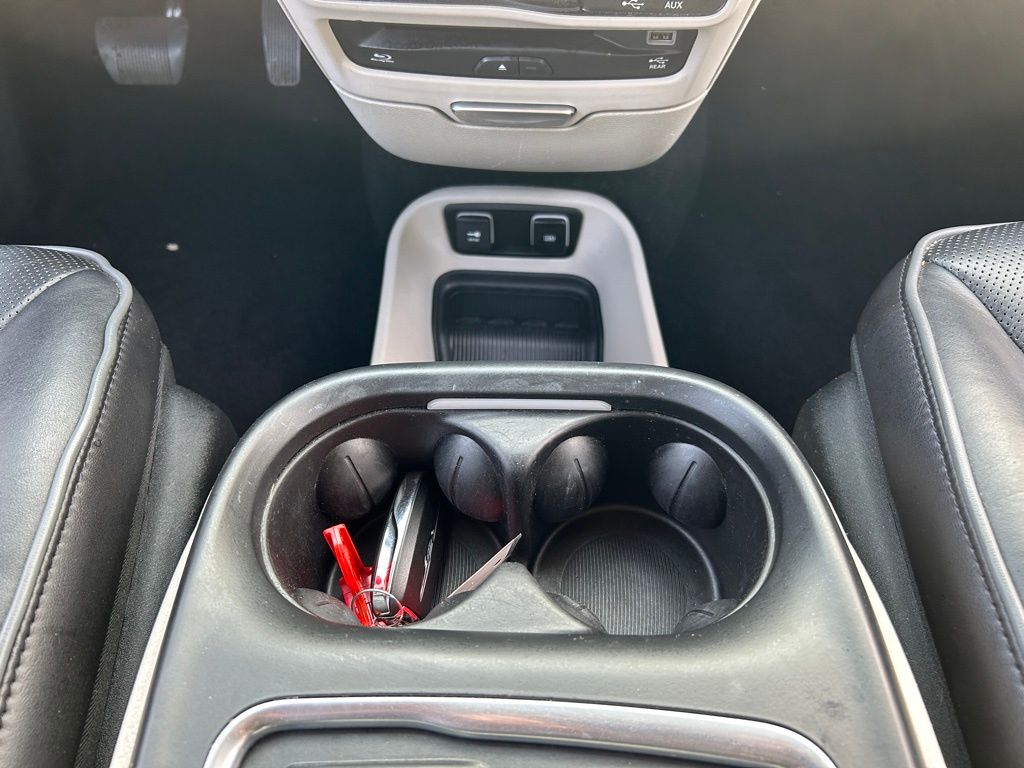 Thumbnail: 2019 Chrysler Pacifica - 17